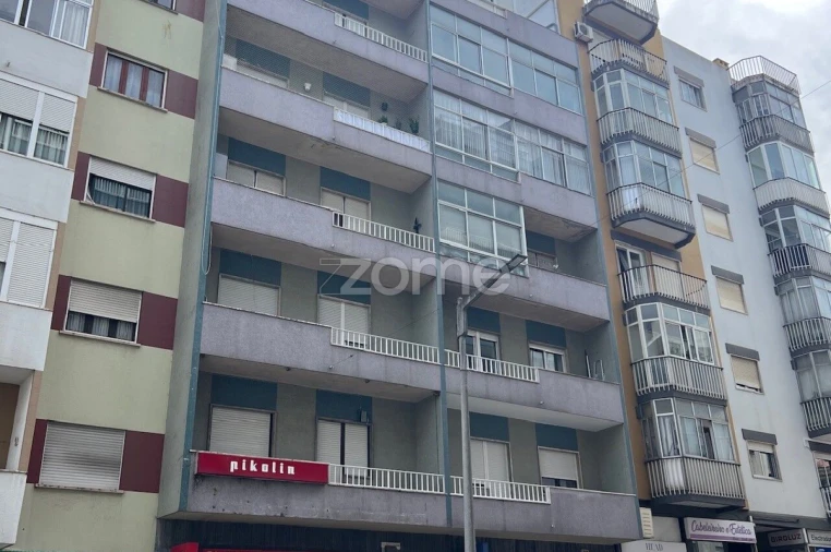 Apartamento T3 para Arrendamento em Almada, Cova da Piedade, Pragal e Cacilhas Foto 46