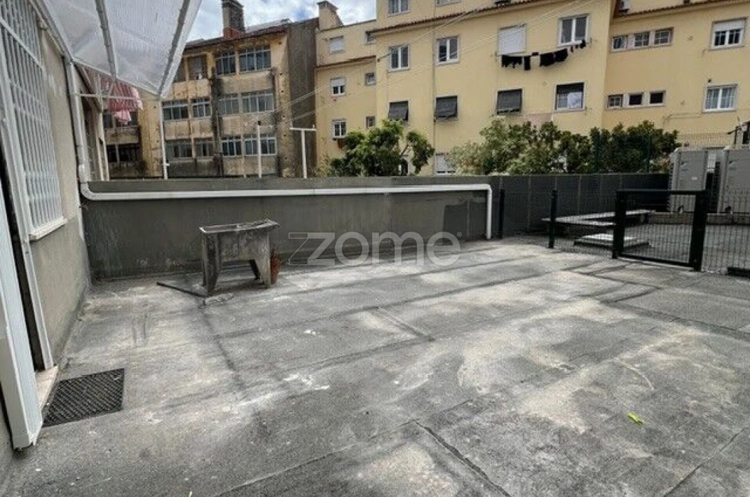 Apartamento T3 para Arrendamento em Almada, Cova da Piedade, Pragal e Cacilhas Foto 2