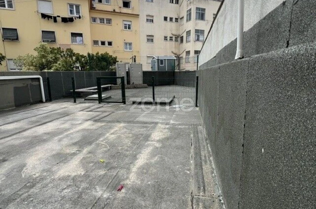 Apartamento T3 para Arrendamento em Almada, Cova da Piedade, Pragal e Cacilhas Foto 5
