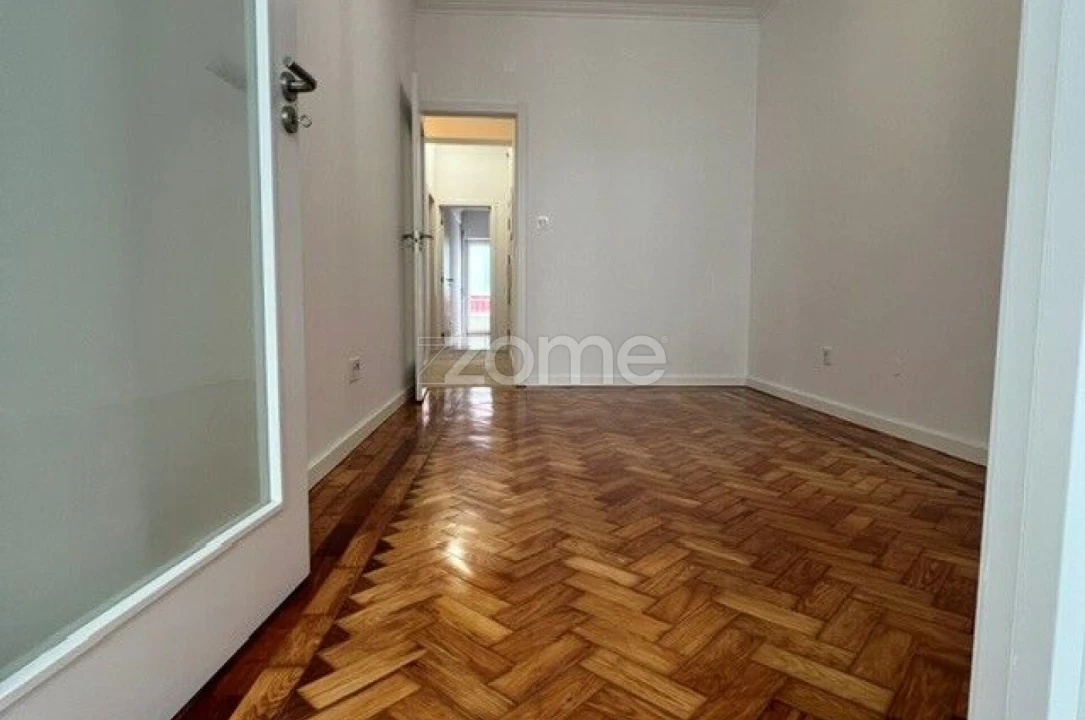 Apartamento T3 para Arrendamento em Almada, Cova da Piedade, Pragal e Cacilhas Foto 24