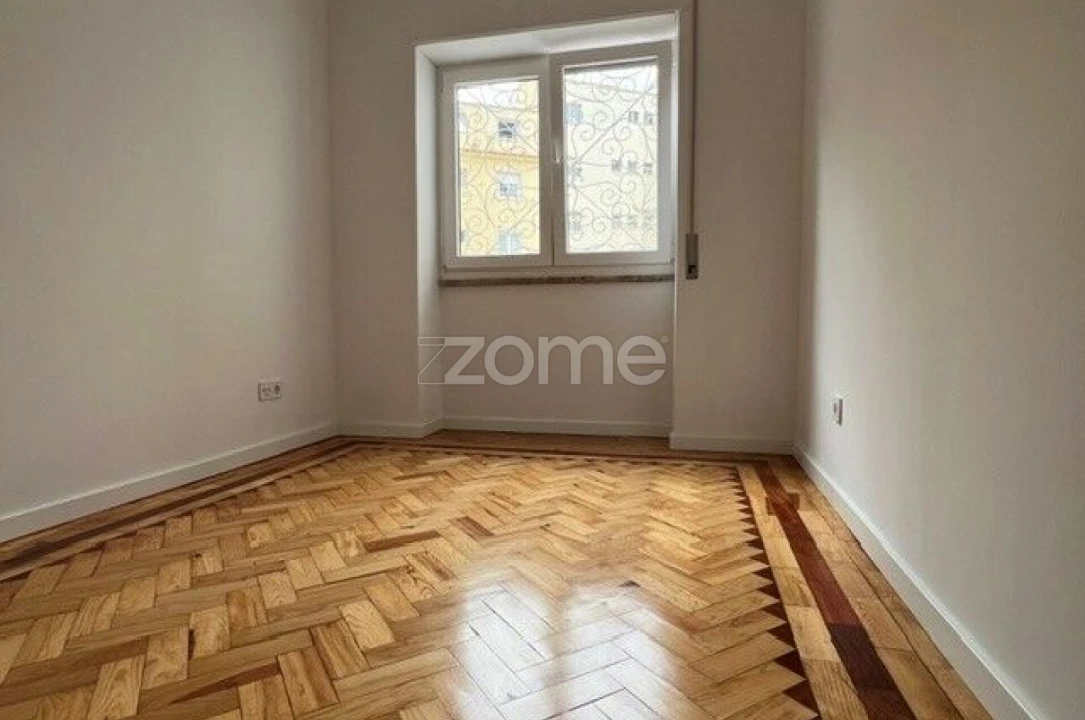 Apartamento T3 para Arrendamento em Almada, Cova da Piedade, Pragal e Cacilhas Foto 25