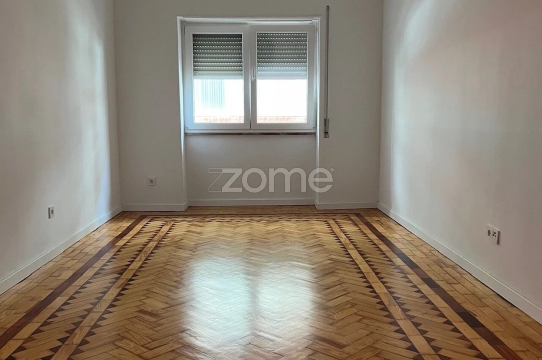 Apartamento T3 para Arrendamento em Almada, Cova da Piedade, Pragal e Cacilhas Foto 1