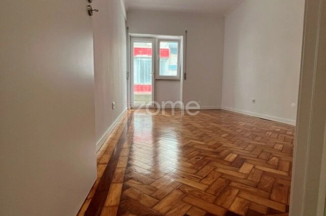 Apartamento T3 para Arrendamento em Almada, Cova da Piedade, Pragal e Cacilhas Foto 30