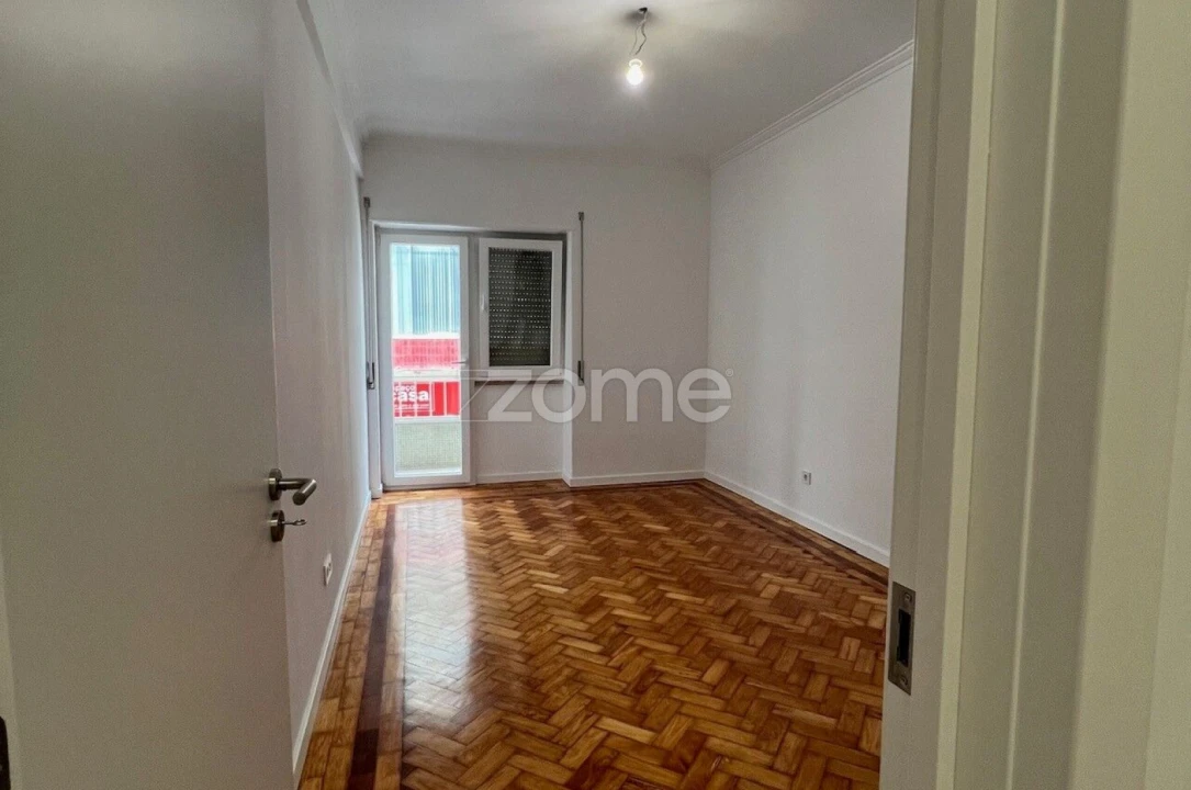 Apartamento T3 para Arrendamento em Almada, Cova da Piedade, Pragal e Cacilhas Foto 31