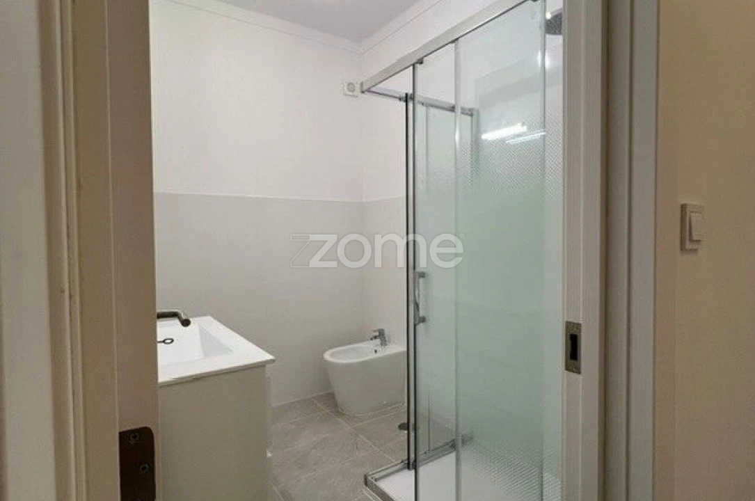 Apartamento T3 para Arrendamento em Almada, Cova da Piedade, Pragal e Cacilhas Foto 32