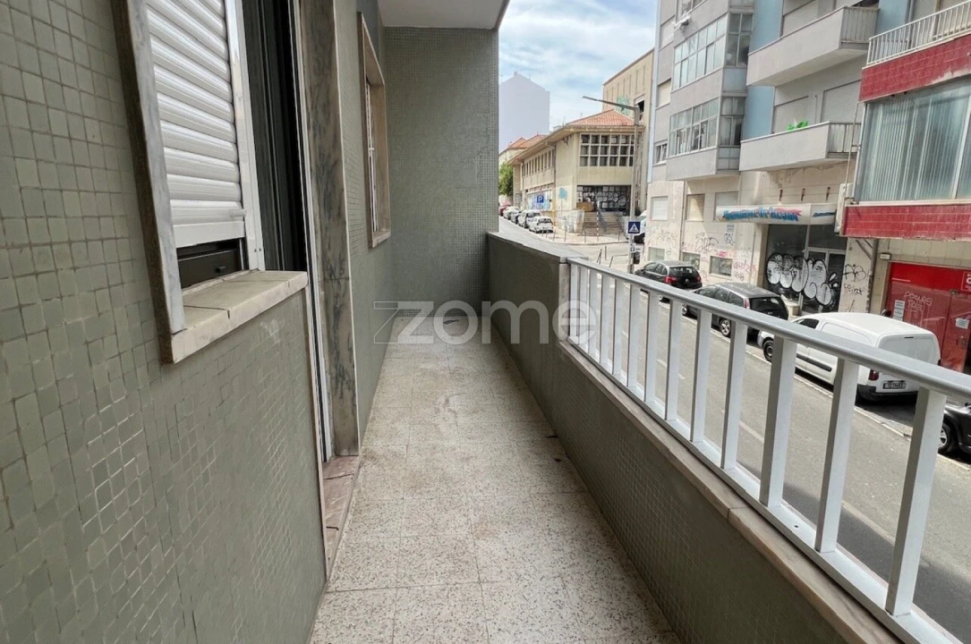 Apartamento T3 para Arrendamento em Almada, Cova da Piedade, Pragal e Cacilhas Foto 42