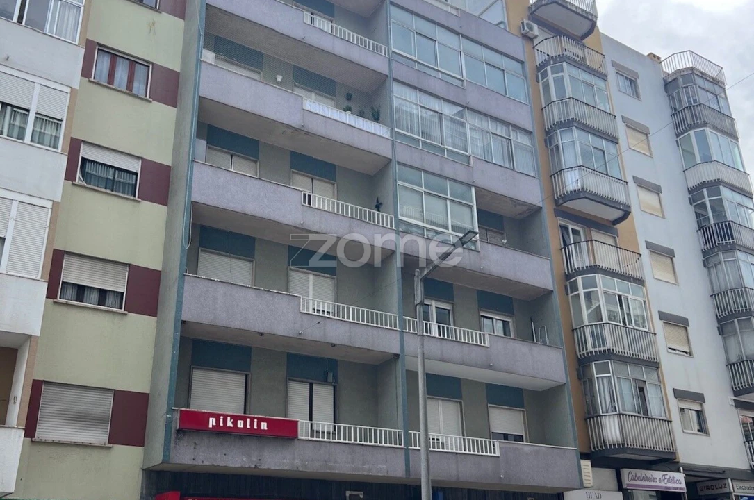 Apartamento T3 para Arrendamento em Almada, Cova da Piedade, Pragal e Cacilhas Foto 46