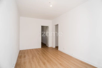 Apartamento T2 para Venda em Olivais