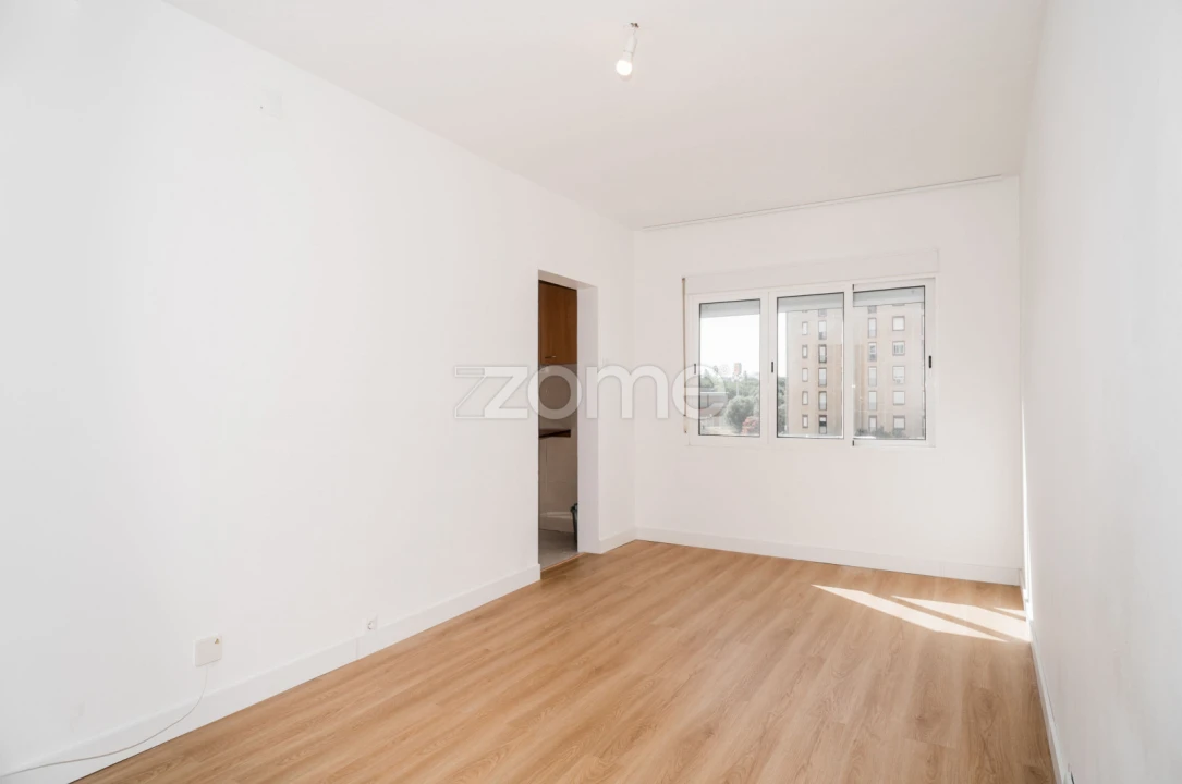 Apartamento T2 para Venda em Olivais Foto 3