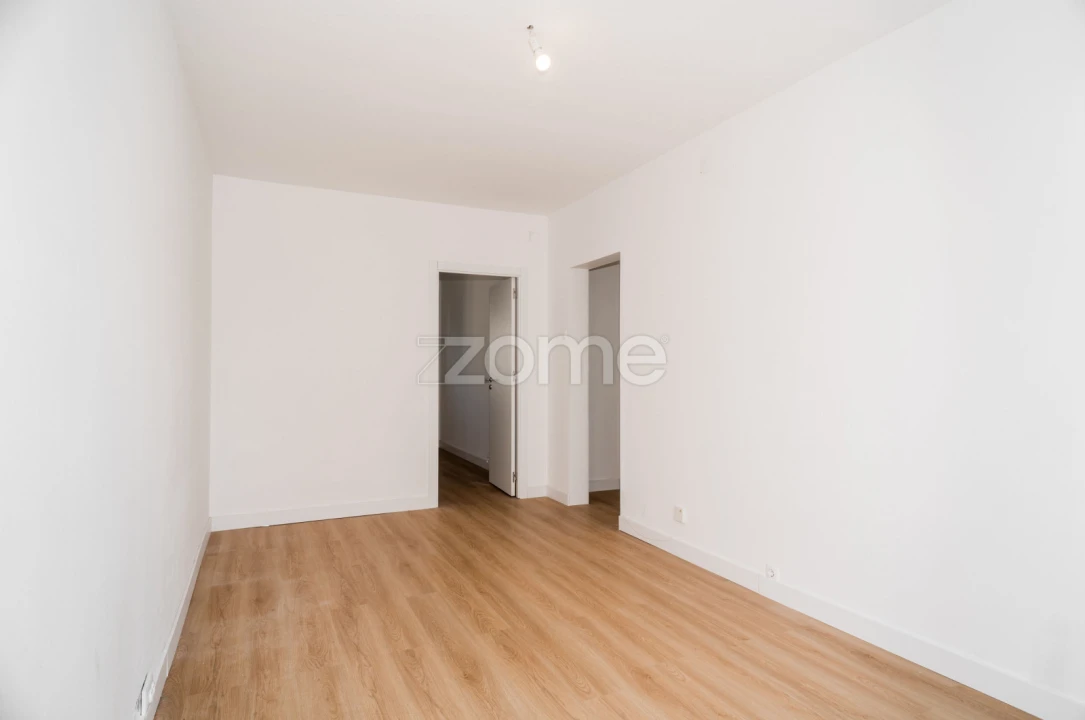 Apartamento T2 para Venda em Olivais Foto 4