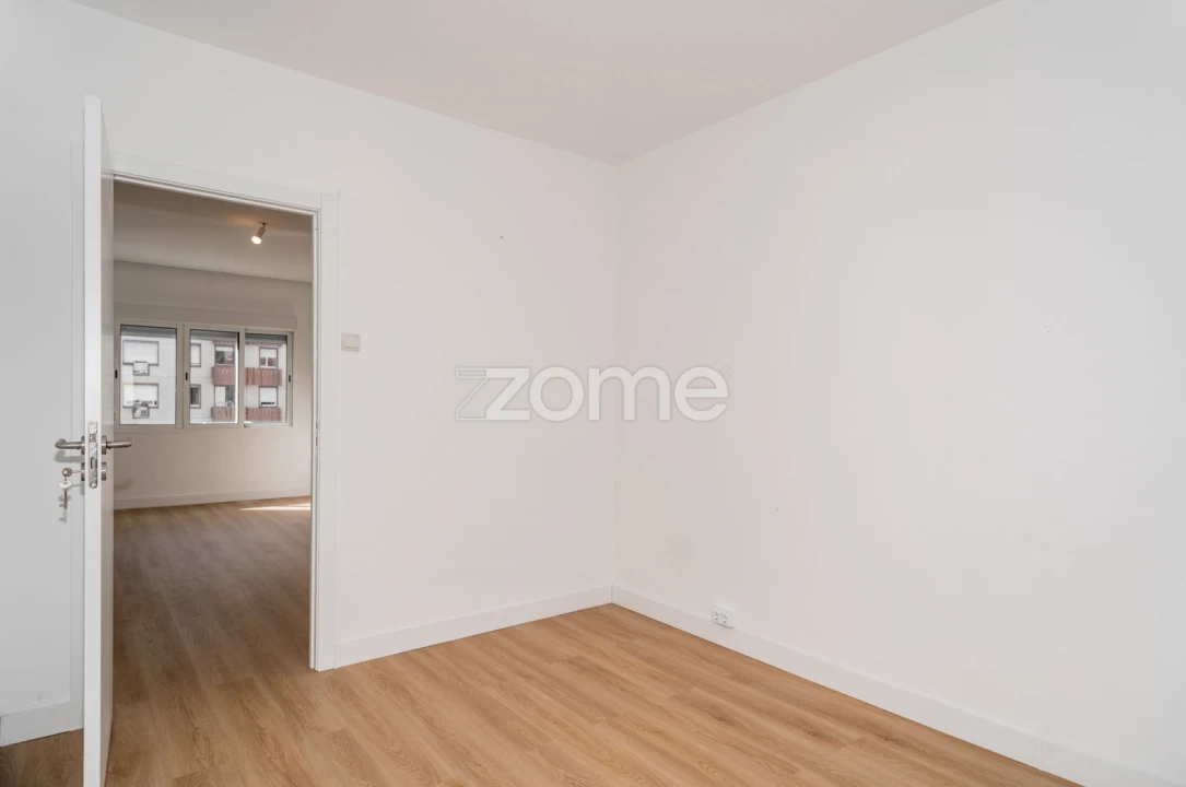 Apartamento T2 para Venda em Olivais Foto 8