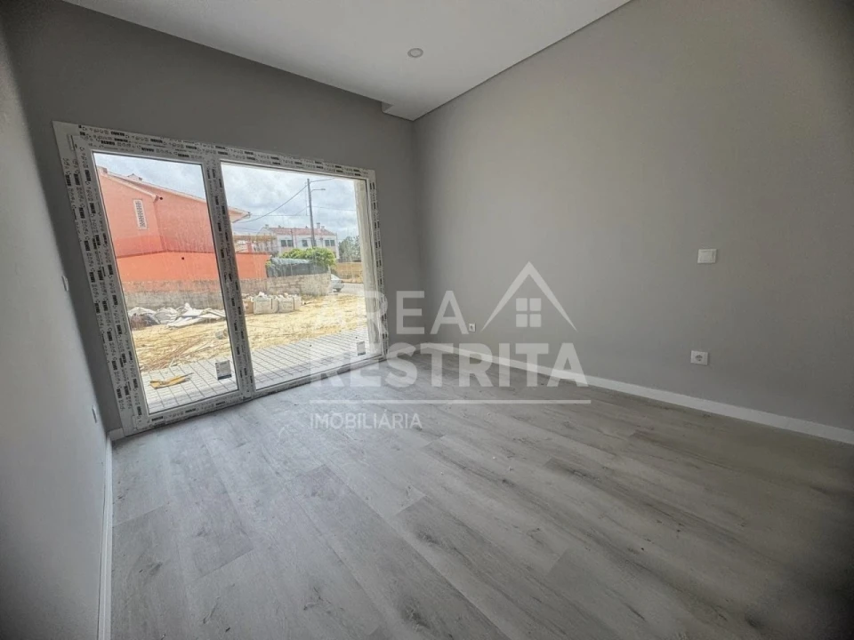 Moradia T3 para Venda em Fernao Ferro Foto 5