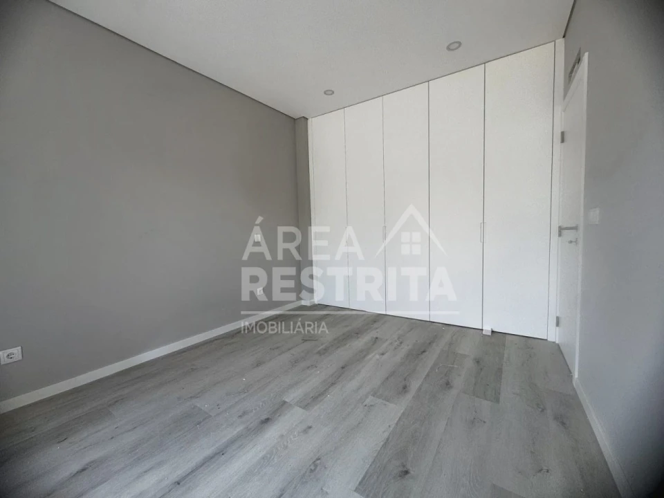Moradia T3 para Venda em Fernao Ferro Foto 10