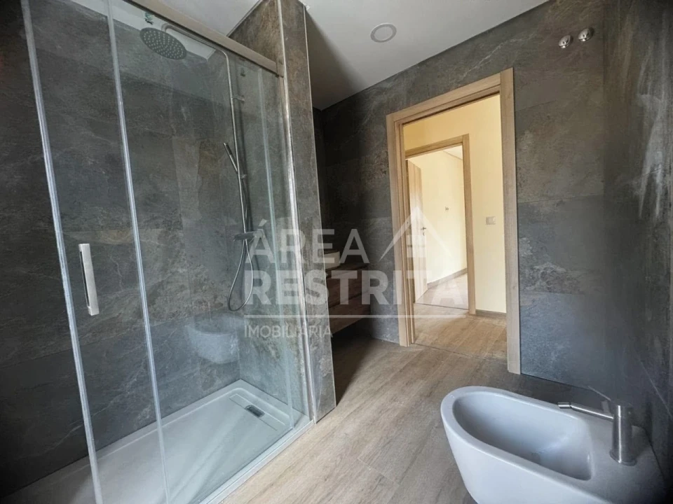 Moradia T3 para Venda em Fernao Ferro Foto 19