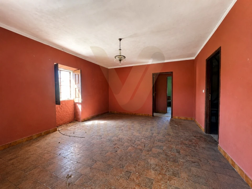 Moradia T2 para Venda em Bárrio e Cepões Foto 7