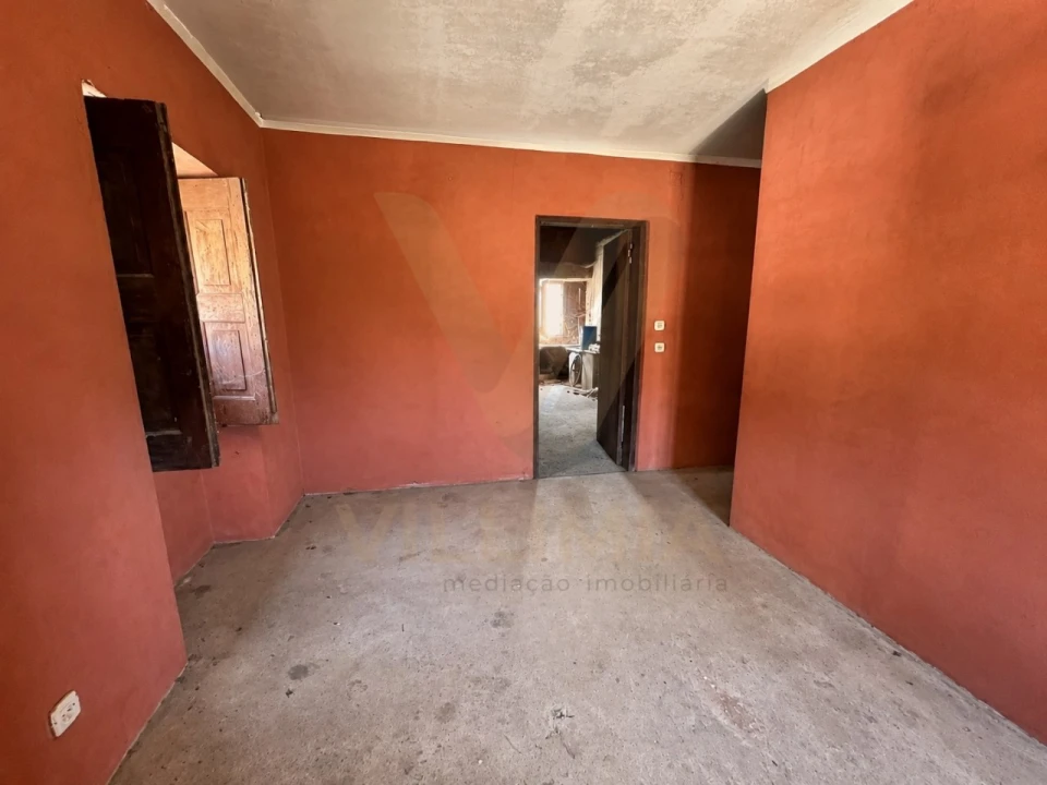 Moradia T2 para Venda em Bárrio e Cepões Foto 15