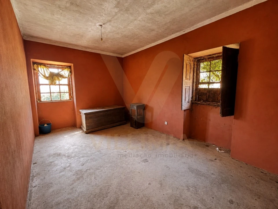 Moradia T2 para Venda em Bárrio e Cepões Foto 16