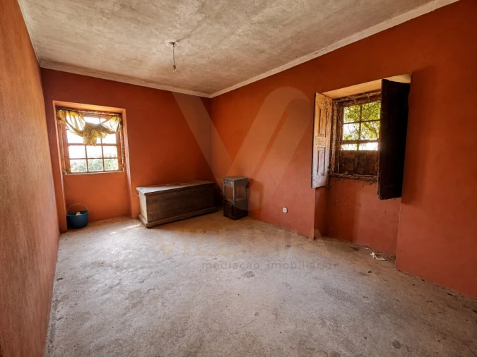 Moradia T2 para Venda em Bárrio e Cepões Foto 16
