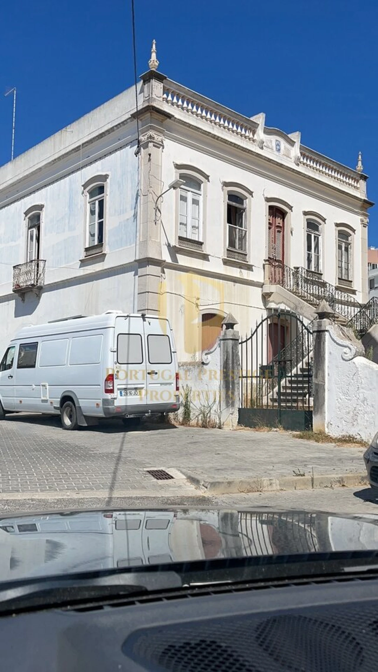 Moradia T8 para Venda em Quelfes Foto 1