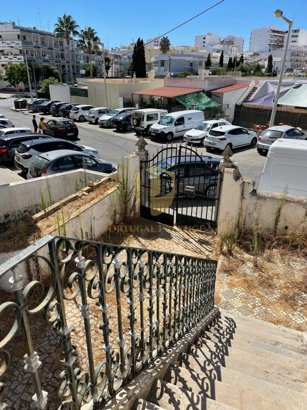 Moradia T8 para Venda em Quelfes Foto 4