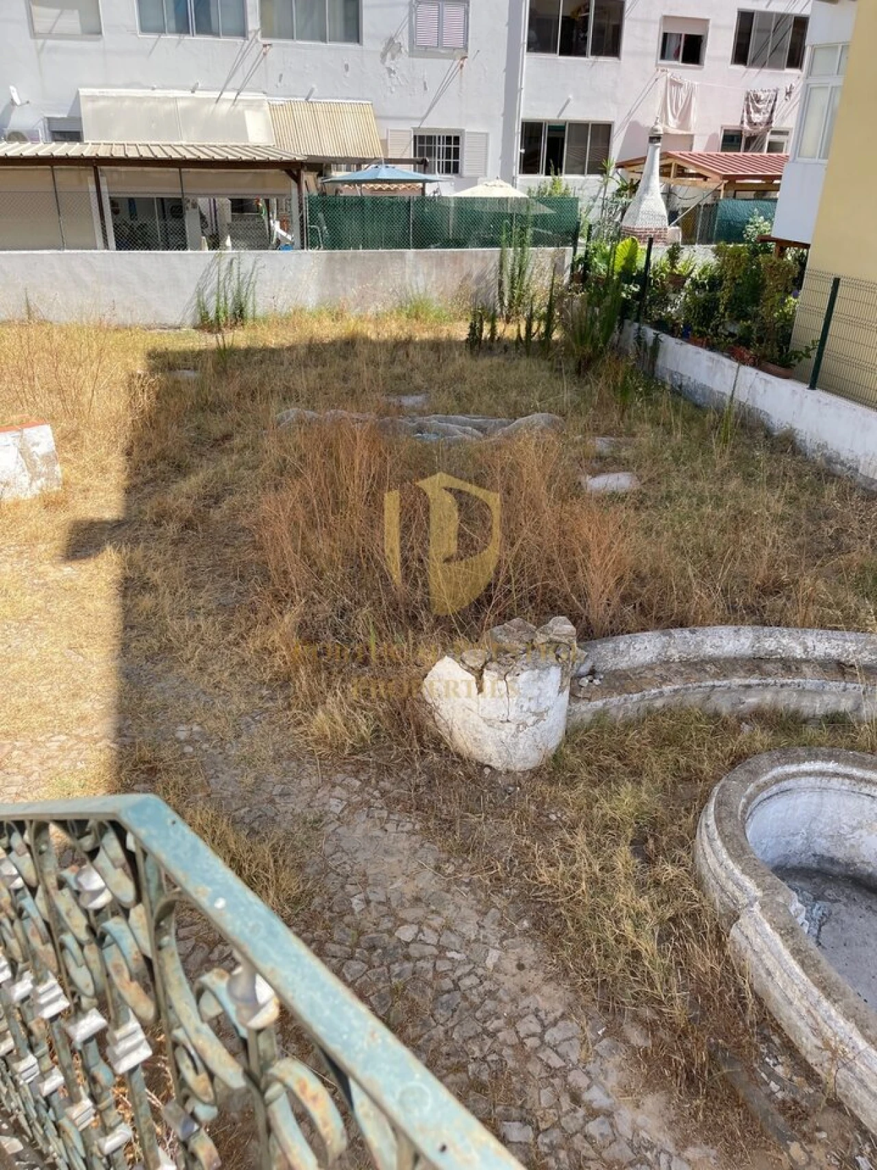 Moradia T8 para Venda em Quelfes Foto 6