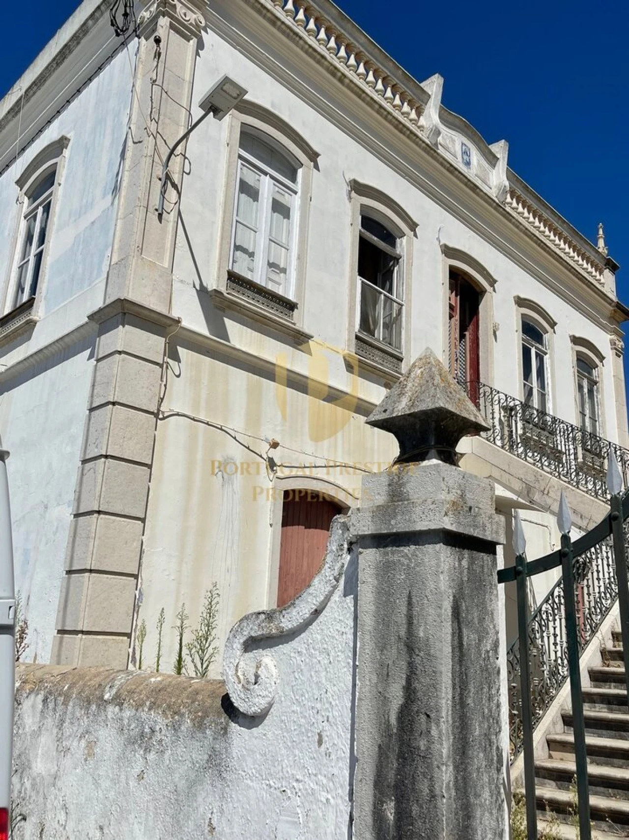 Moradia T8 para Venda em Quelfes Foto 11