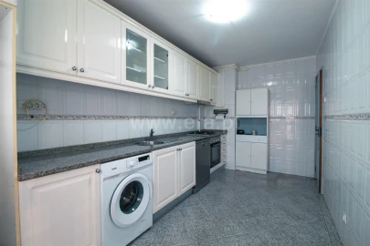 Apartamento T3 para Venda em Vilar de Andorinho
