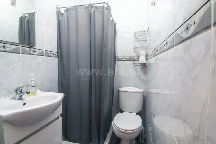 Apartamento T3 para Venda em Vilar de Andorinho Foto 13