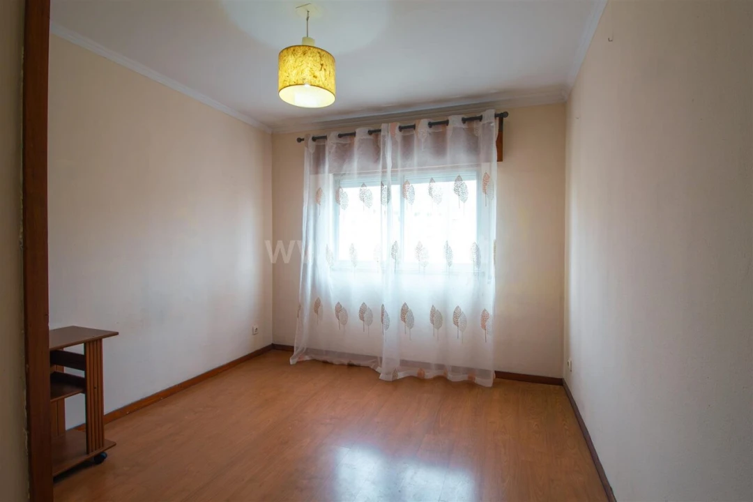 Apartamento T3 para Venda em Vilar de Andorinho Foto 8
