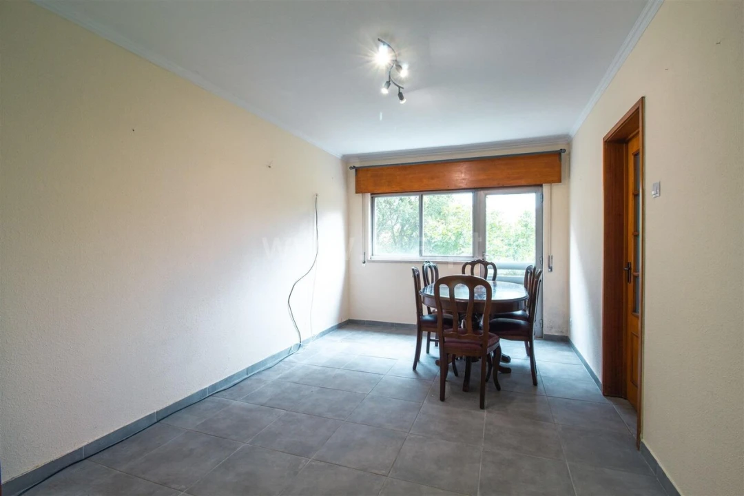 Apartamento T3 para Venda em Vilar de Andorinho Foto 2