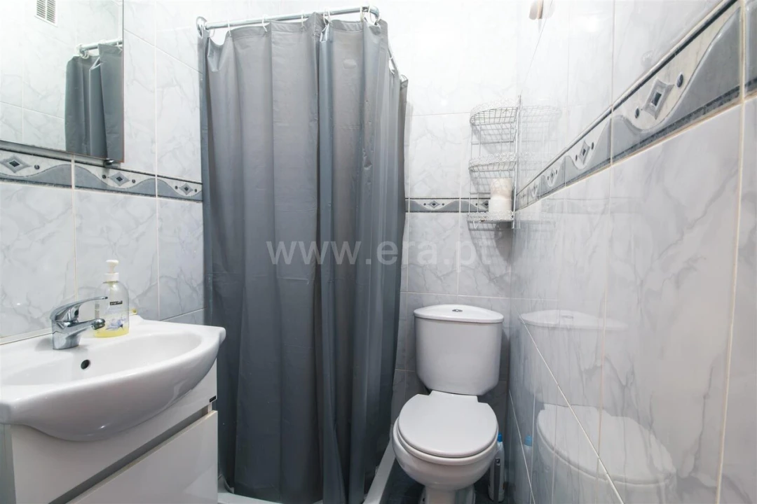 Apartamento T3 para Venda em Vilar de Andorinho Foto 13