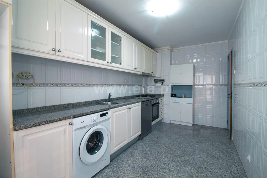 Apartamento T3 para Venda em Vilar de Andorinho Foto 5