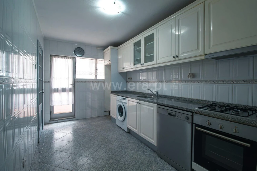Apartamento T3 para Venda em Vilar de Andorinho Foto 4