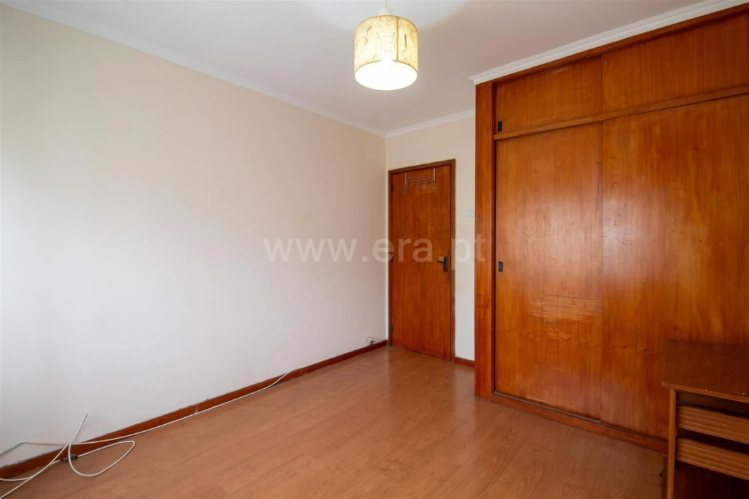 Apartamento T3 para Venda em Vilar de Andorinho Foto 9