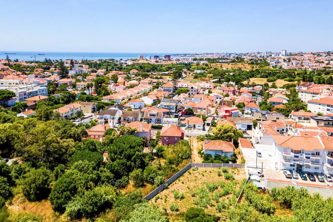 Terreno para Venda em Carcavelos e Parede Foto 1