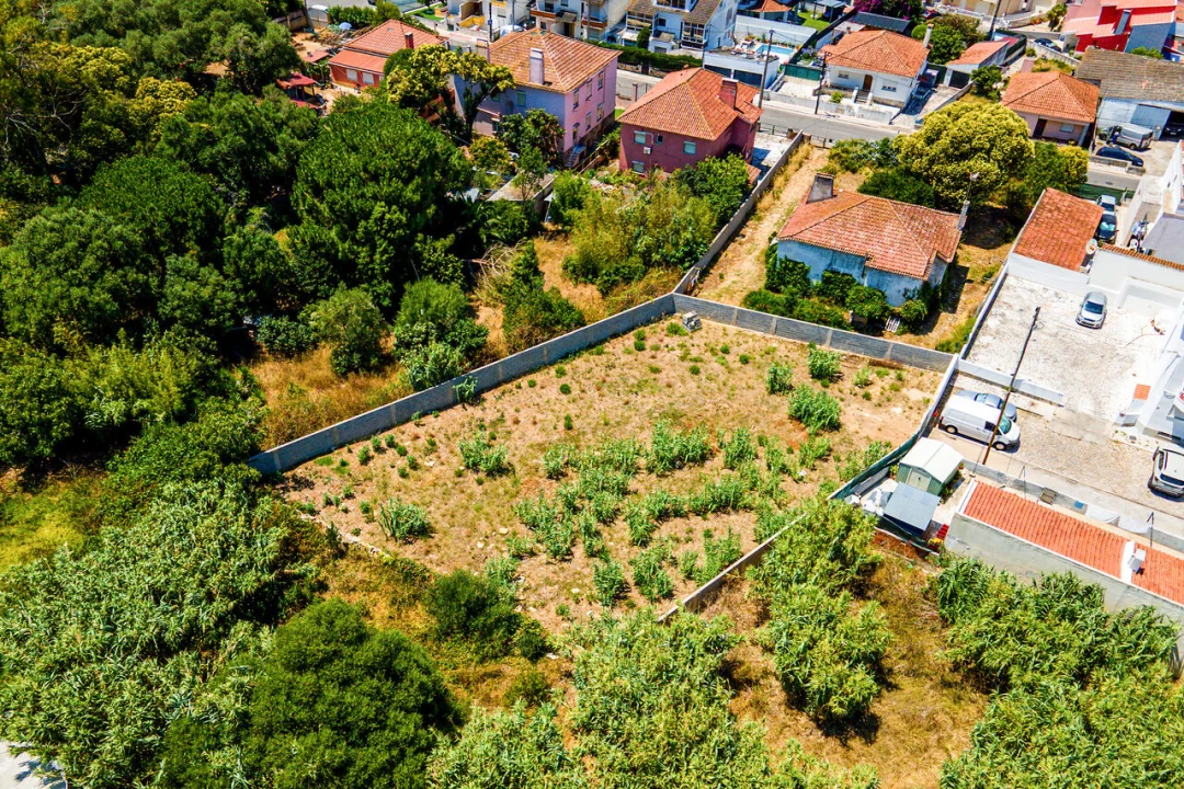 Terreno para Venda em Carcavelos e Parede Foto 2