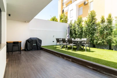 Moradia T4 para Venda em Carcavelos e Parede