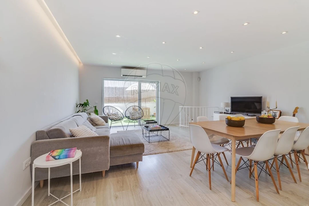 Apartamento T3 para Venda em São Domingos de Rana Foto 3