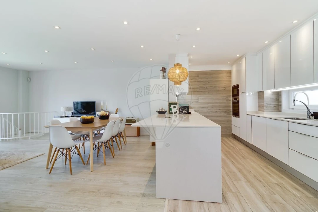 Apartamento T3 para Venda em São Domingos de Rana Foto 4