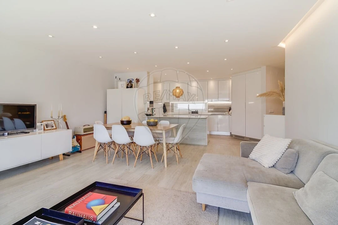 Apartamento T3 para Venda em São Domingos de Rana Foto 1
