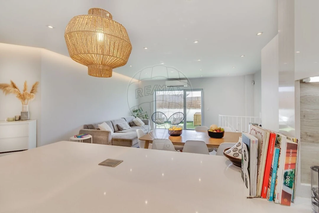 Apartamento T3 para Venda em São Domingos de Rana Foto 7