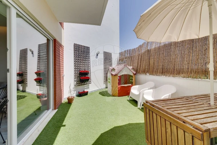 Apartamento T3 para Venda em São Domingos de Rana Foto 8
