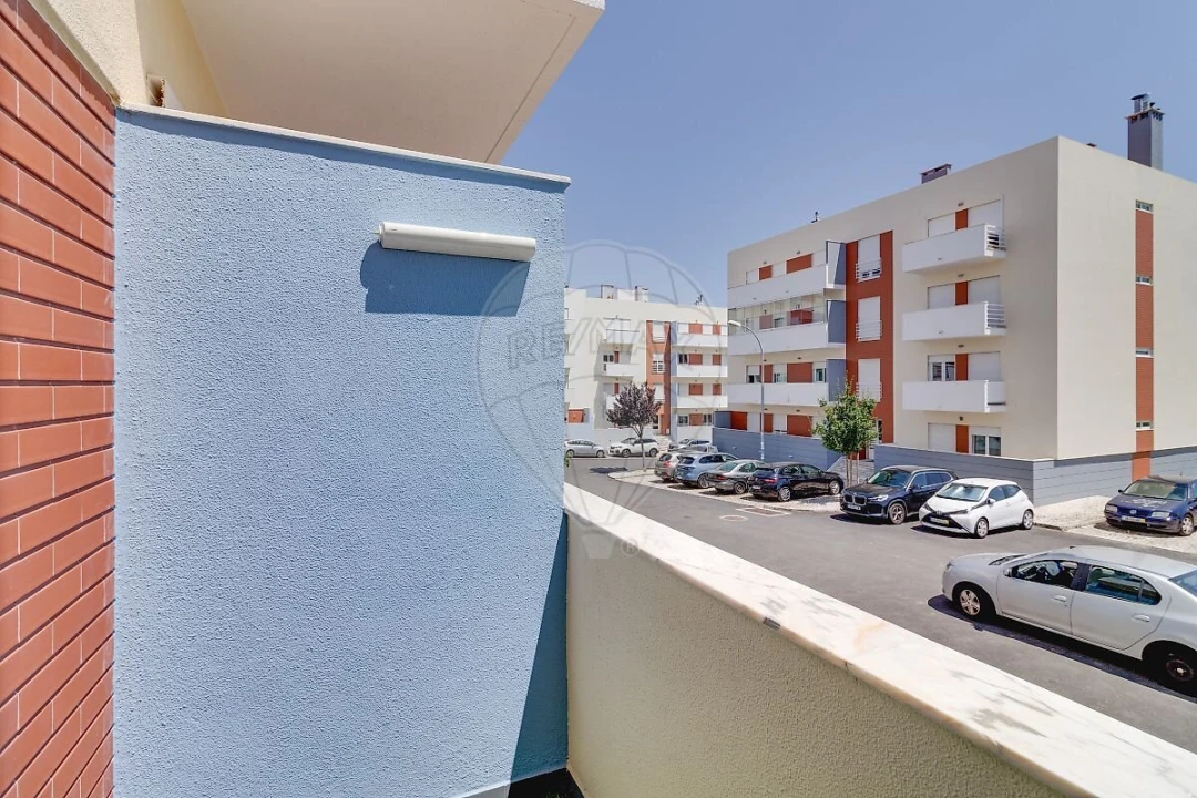 Apartamento T3 para Venda em São Domingos de Rana Foto 24