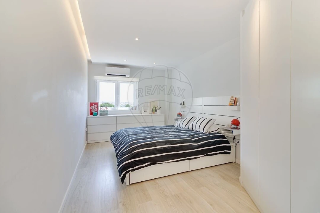 Apartamento T3 para Venda em São Domingos de Rana Foto 28
