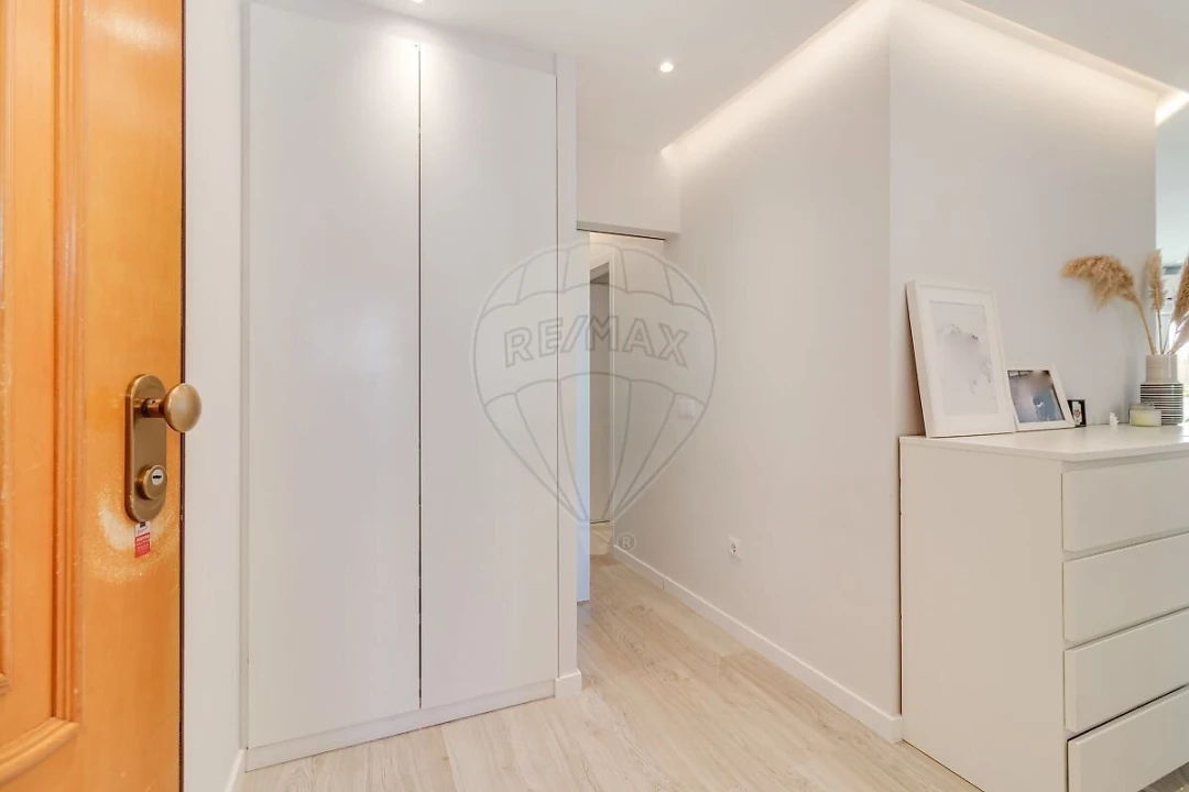 Apartamento T3 para Venda em São Domingos de Rana Foto 15