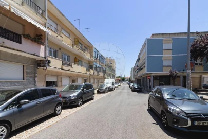 Apartamento T2 para Venda em Algés, Linda-A-Velha e Cruz Quebrada-Dafundo