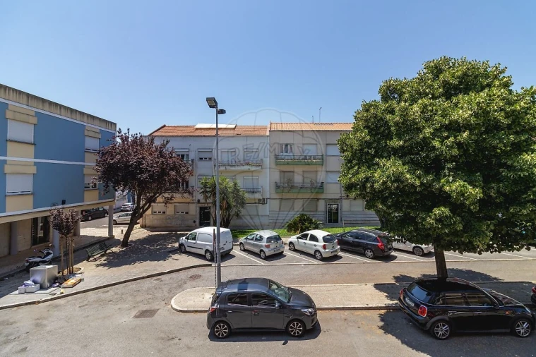 Apartamento T2 para Venda em Algés, Linda-A-Velha e Cruz Quebrada-Dafundo Foto 17