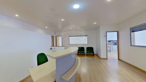 Armazém para Venda em Santa Maria e São Miguel, São Martinho, São Pedro Penaferrim