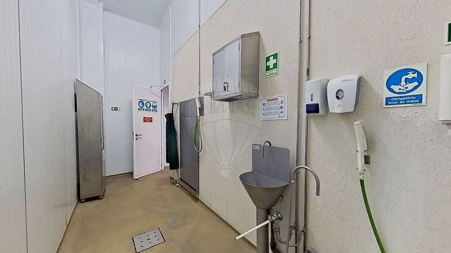 Armazém para Venda em Santa Maria e São Miguel, São Martinho, São Pedro Penaferrim Foto 28