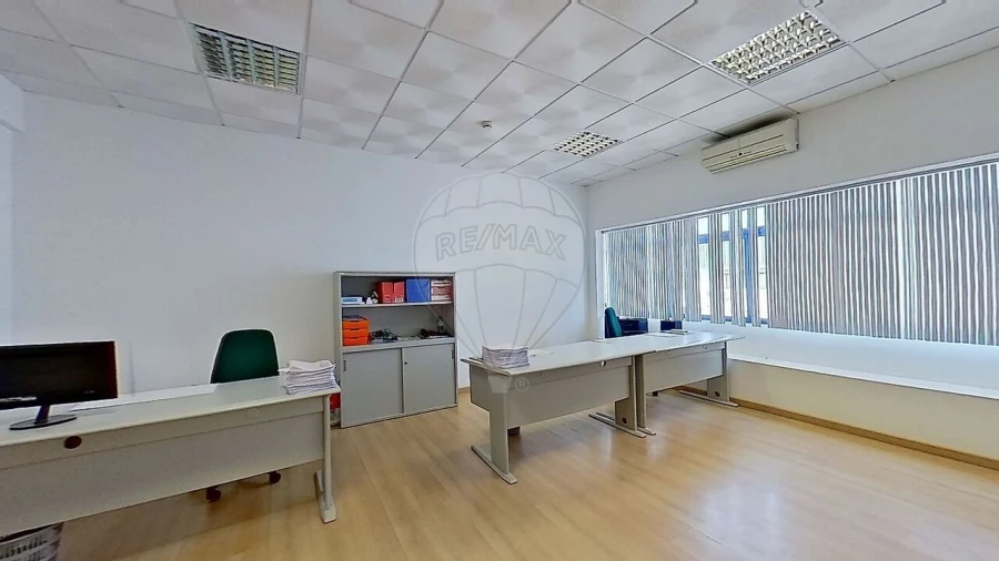 Armazém para Venda em Santa Maria e São Miguel, São Martinho, São Pedro Penaferrim Foto 38